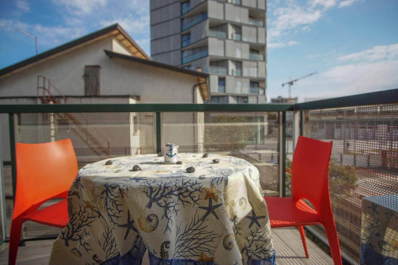 Quito Residence Movida E Spiaggia Лідо-ді-Єзоло Екстер'єр фото